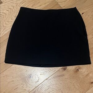 Abercrombie & Fitch Black Mini Skirt — Sleek Straight Silhouette